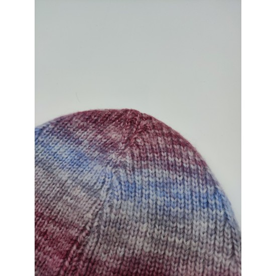 Knitted Cap With Bold Line Gradient Color Knitted Cap With Bold Line Gradient Color