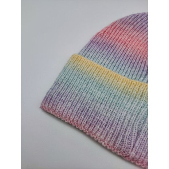 Knitted Cap With Bold Line Gradient Color Knitted Cap With Bold Line Gradient Color