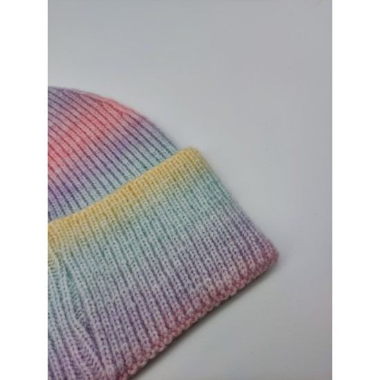 Knitted Cap With Bold Line Gradient Color Knitted Cap With Bold Line Gradient Color