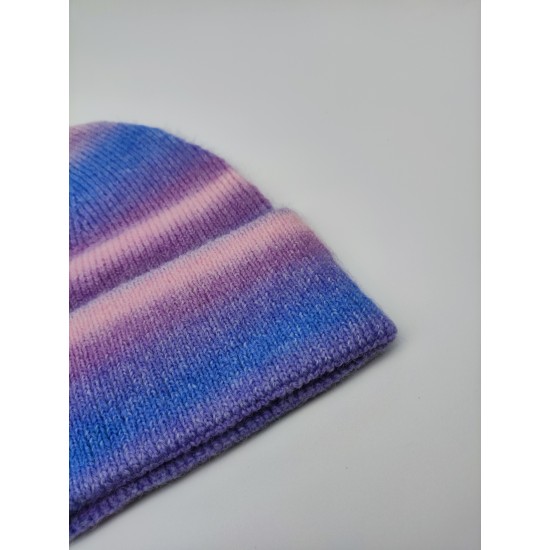 Thin Line Gradient Knitted Hat Thin Line Gradient Knitted Hat