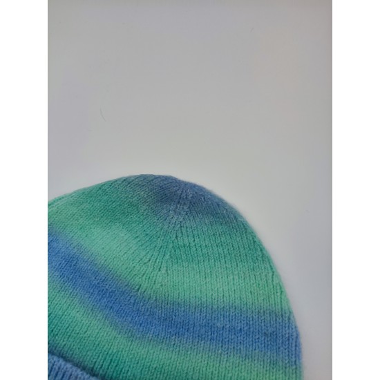 Thin Line Gradient Knitted Hat Thin Line Gradient Knitted Hat